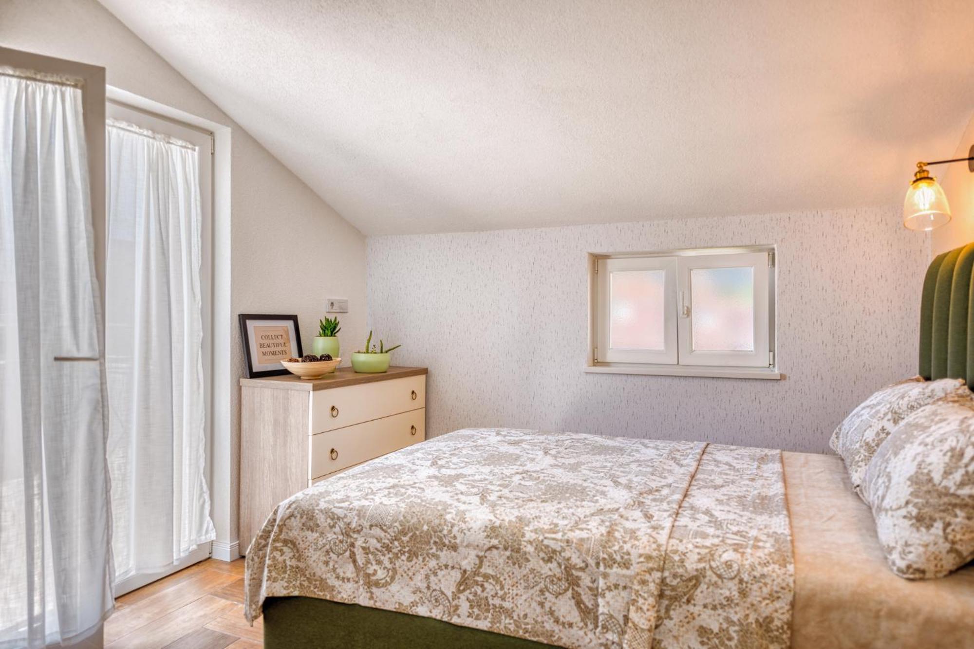 Miro Guesthouse Тиват Экстерьер фото