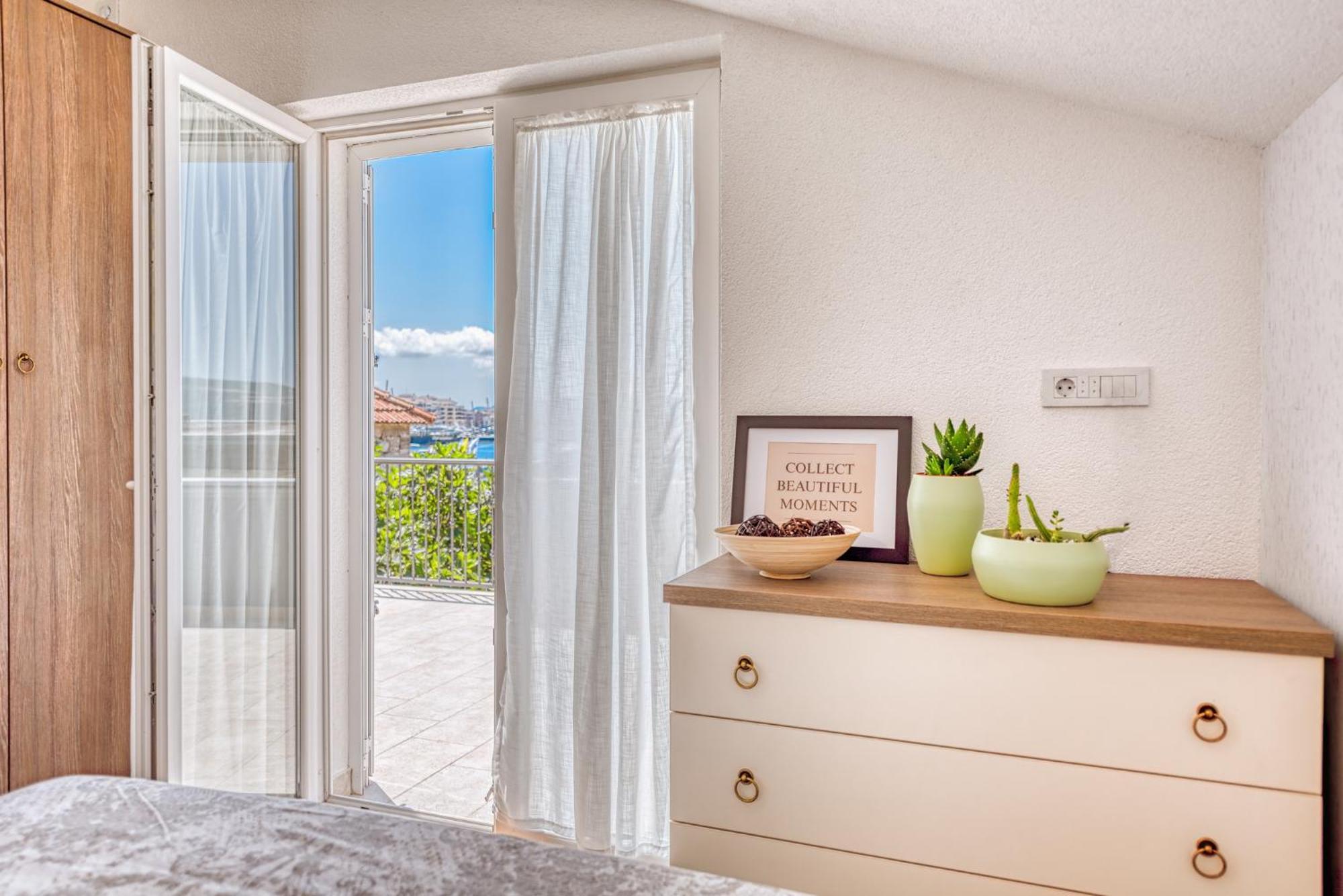 Miro Guesthouse Тиват Экстерьер фото