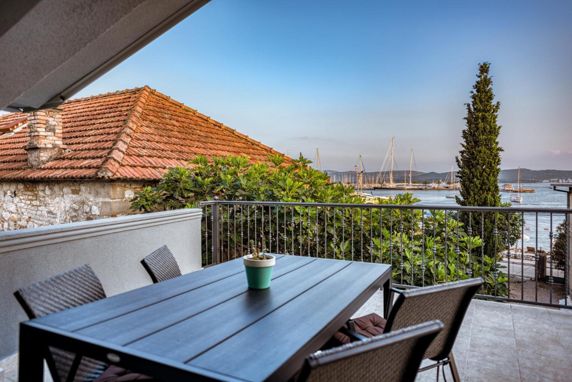 Miro Guesthouse Тиват Экстерьер фото