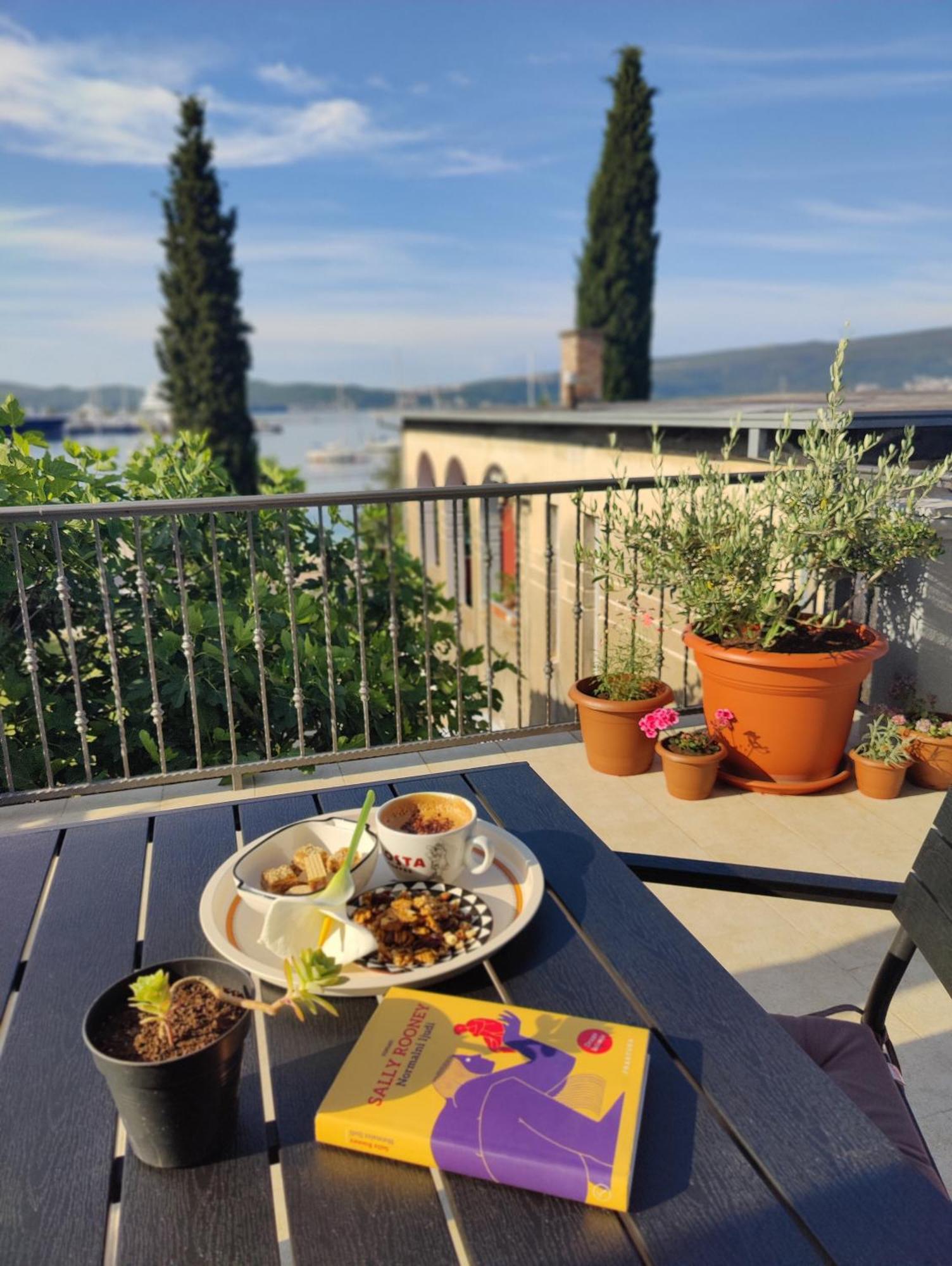 Miro Guesthouse Тиват Экстерьер фото