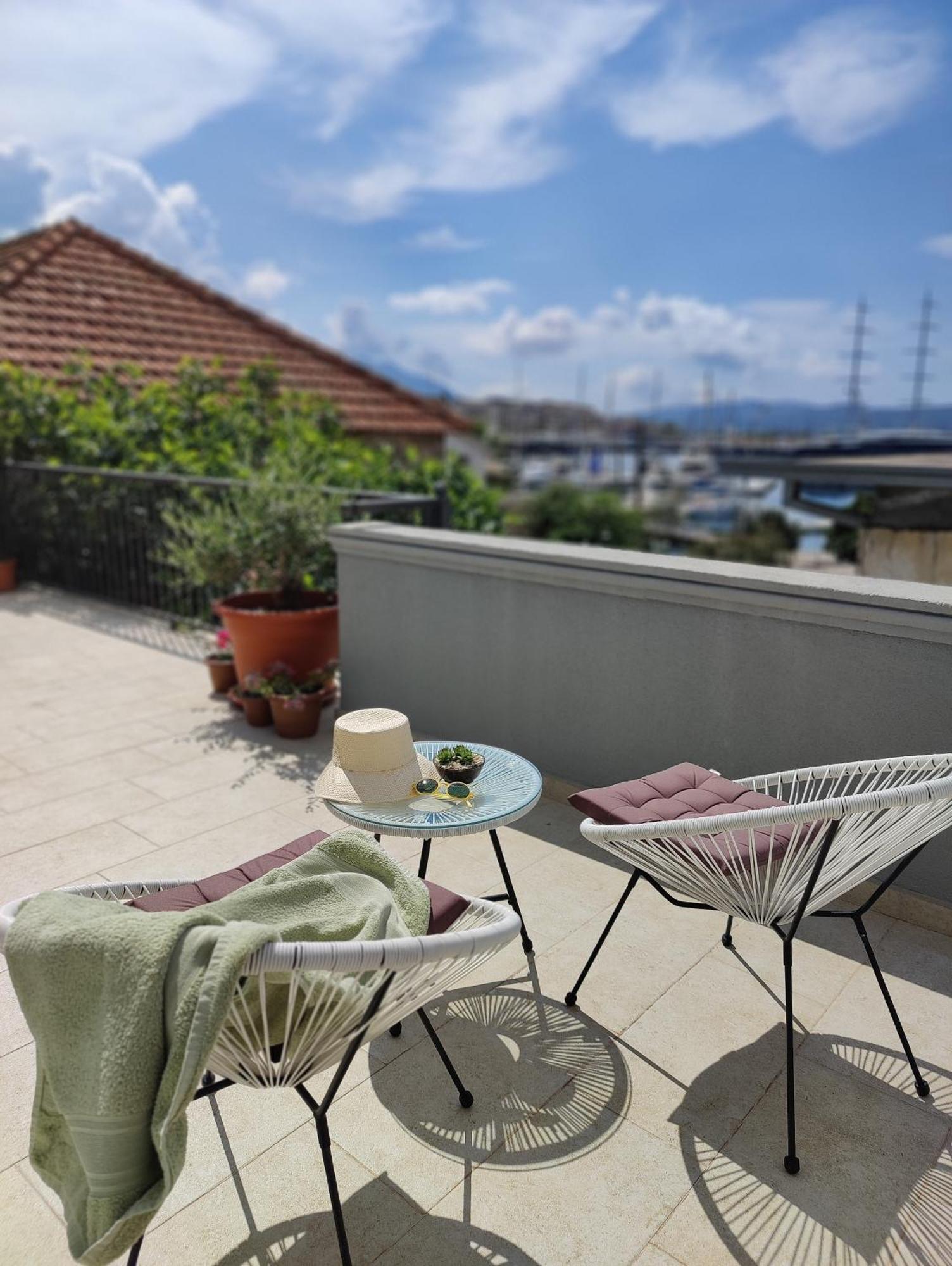 Miro Guesthouse Тиват Экстерьер фото